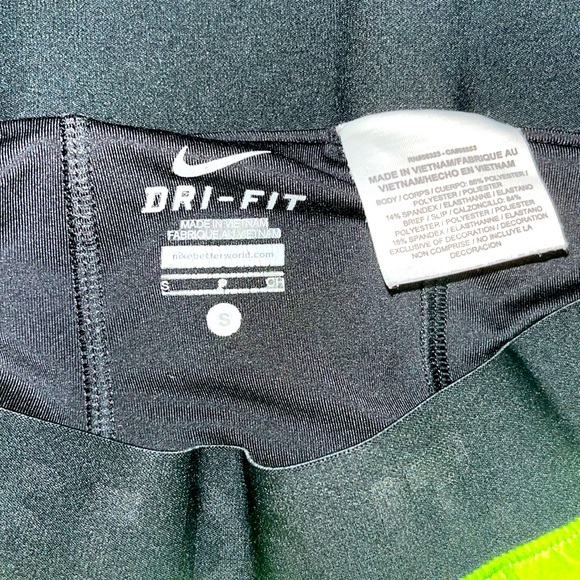 Nike shorts - Picture 2 of 3